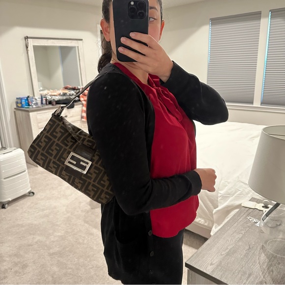 ✨SOLD ✨ FENDI Zucca Baguette Shoulder fold over Bag - Picture 10 of 13